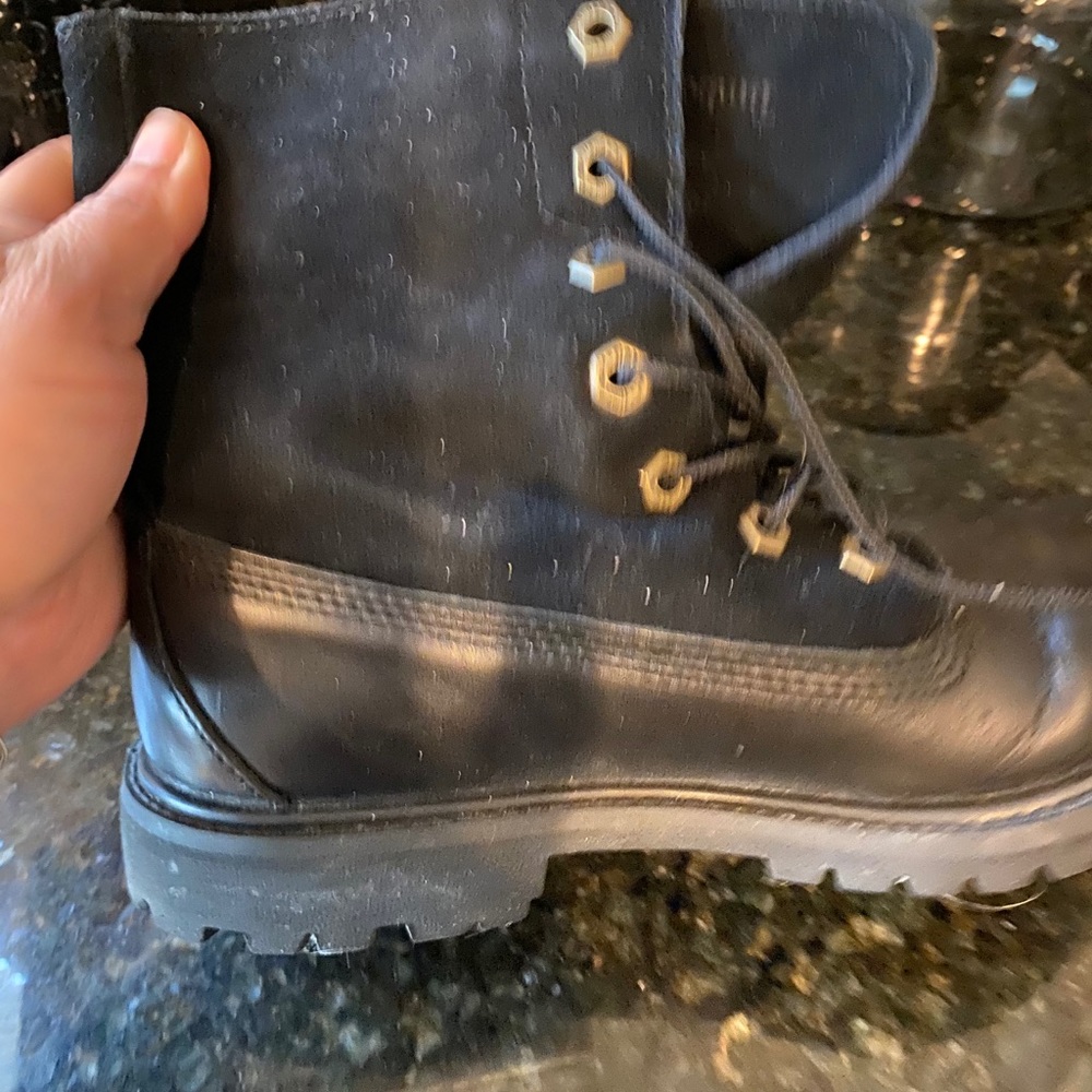 Timberlands - Picture 9 of 11